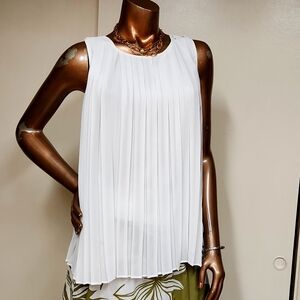 NWOT Ark NC.  Pleated Sleeveless Blouse